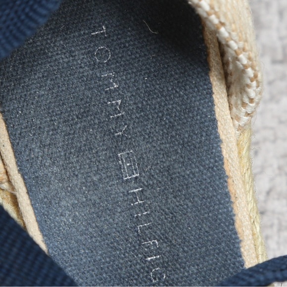 Tommy Hilfiger “Tiffany” Canvas Strappy Espradille Wedge Shoes Sz 7.5 - Picture 5 of 9